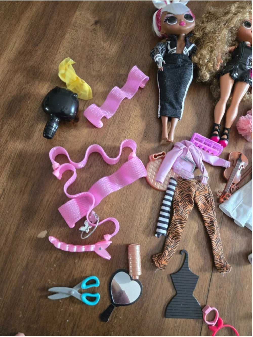 LOL Surprise OMG Doll Lot of 4 - Da Boss & Spirit Queen + Mini Dolls & Outfits